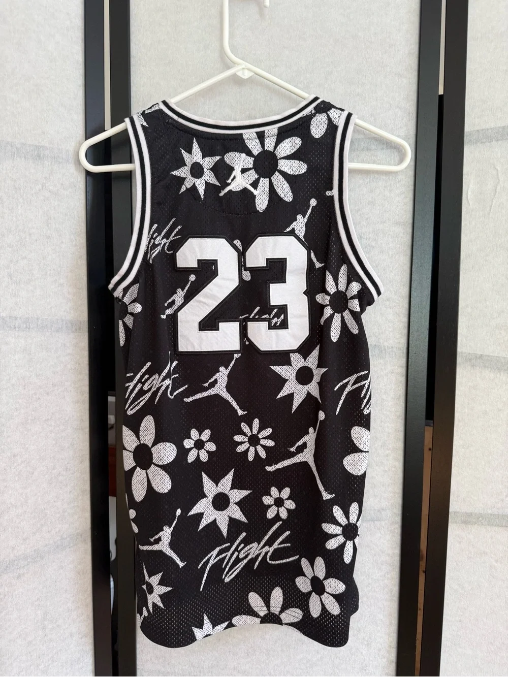 Jordan Flight Floral Mesh Jersey Youth Large 12-13 Black White #23 Basketball